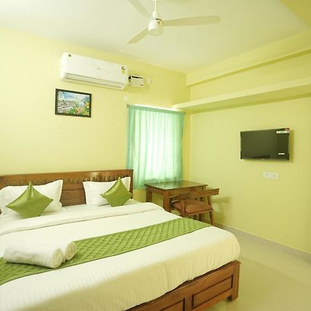 Le Leos Park Inn Pondicherry Exterior photo