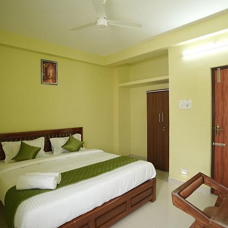Le Leos Park Inn Pondicherry Exterior photo