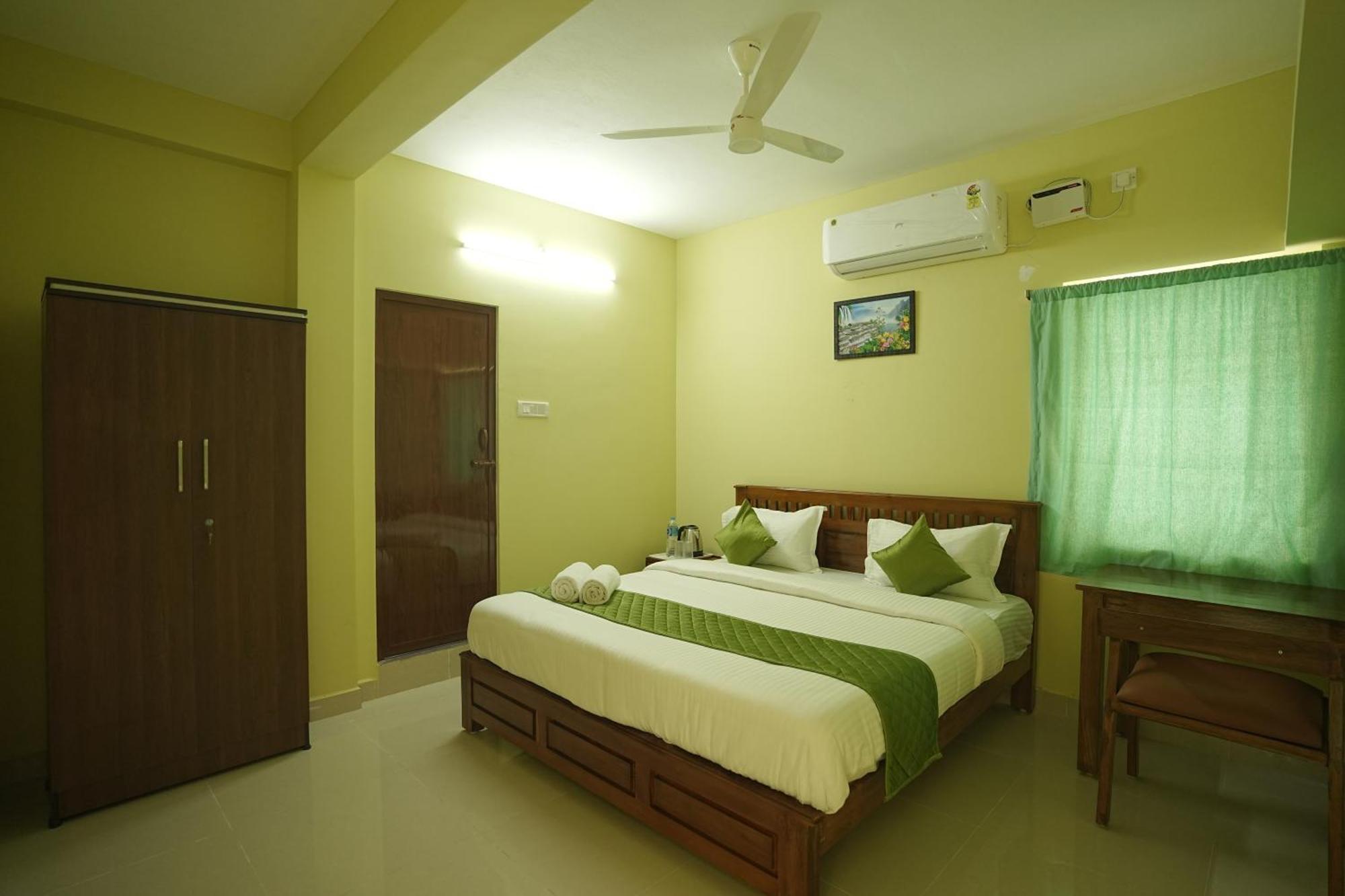 Le Leos Park Inn Pondicherry Exterior photo